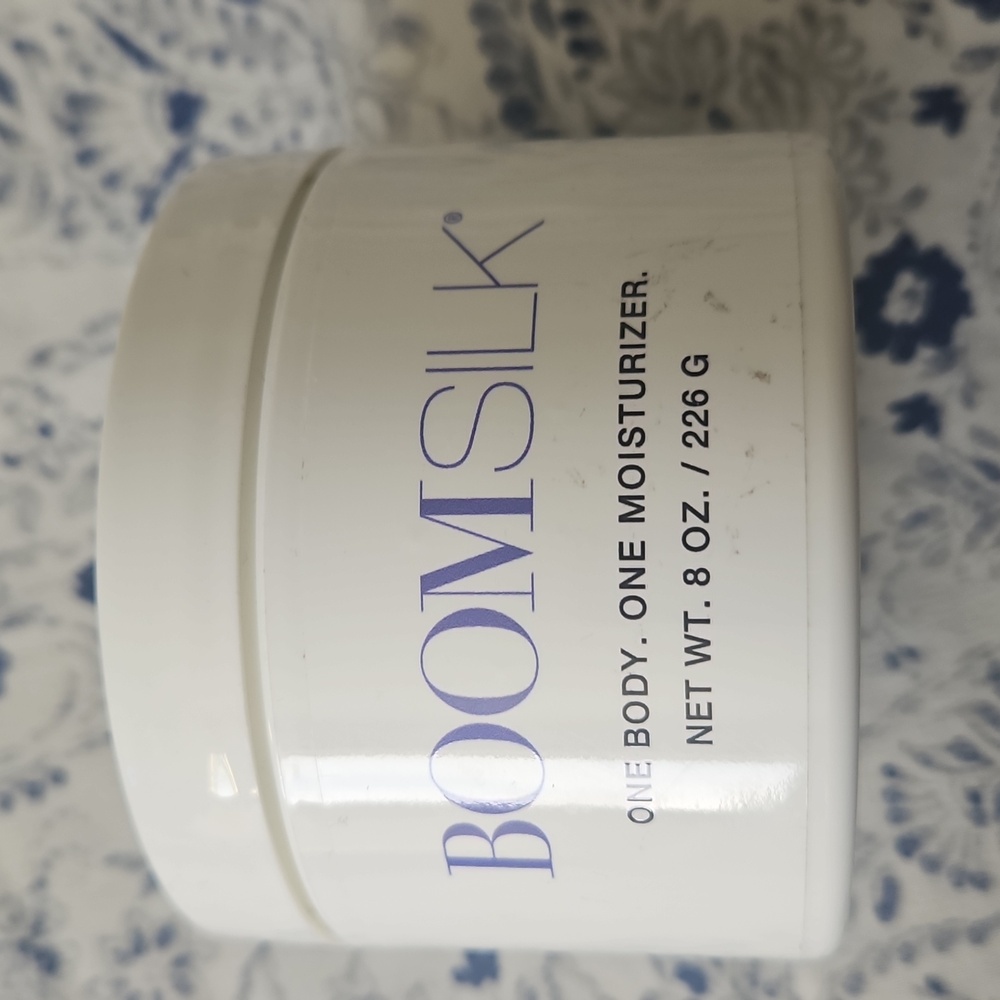 - - Boomsilk moisturizer 8oz /226.G